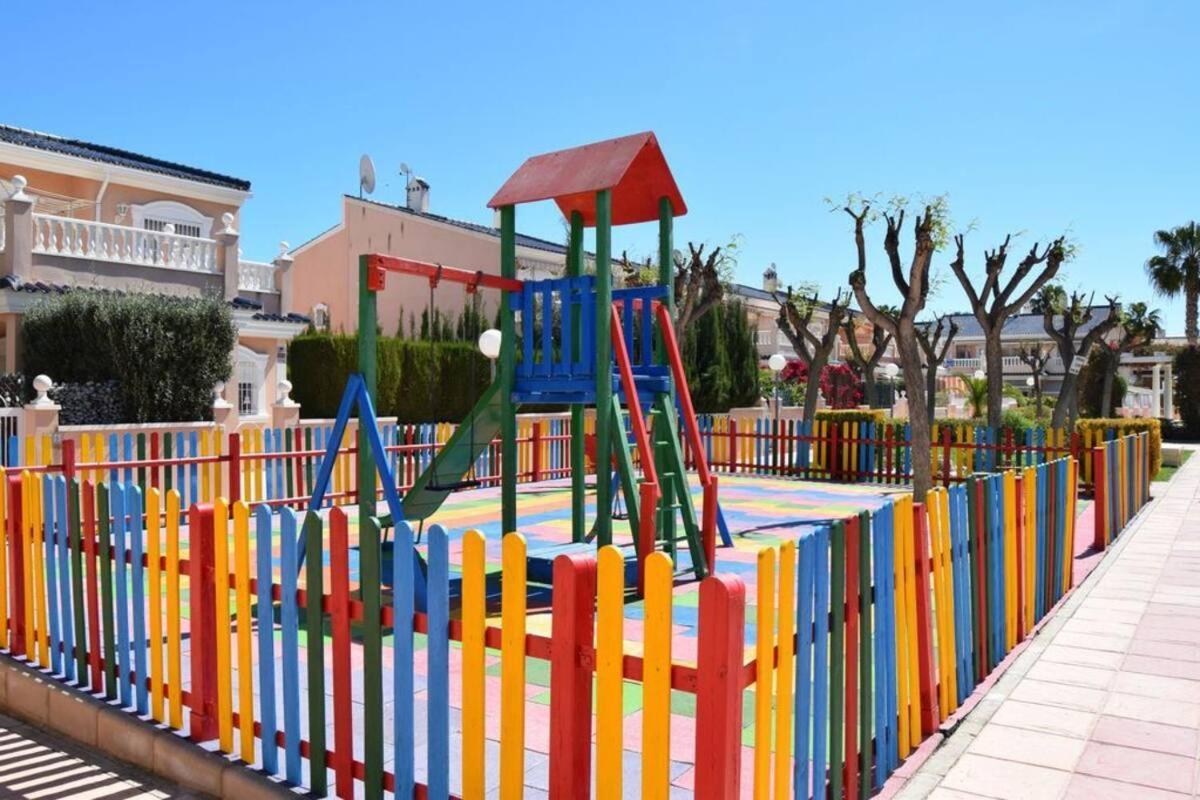 Puerto Marino Gran Alicante Bungalow In Beach Resort מראה חיצוני תמונה